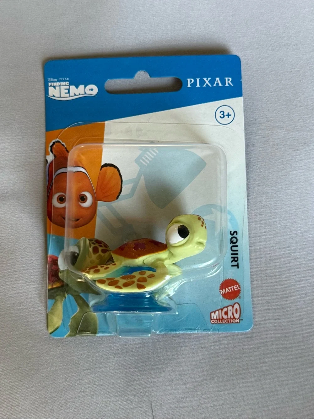 Disney Finding Nemo Squirt Figure - Green and Orange Turtle Toy